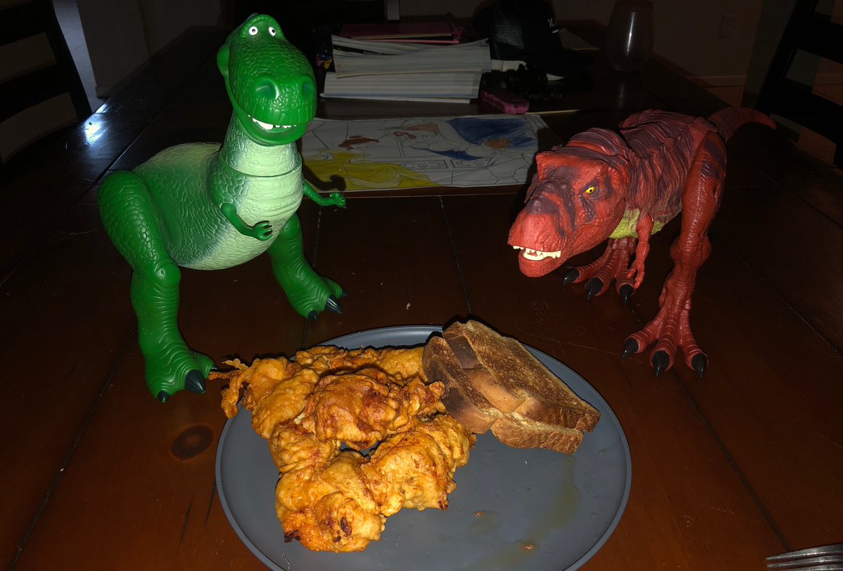 electric_75's tweet photo. Hello Everyone and I’m having Two Toast and Chicken Tenders for Dinner together with Rex and Red Rex and I’m definitely going to enjoy this so much and see how delicious this is.

#RexToyStory #RedRex https://t.co/WmU4W8ieh7