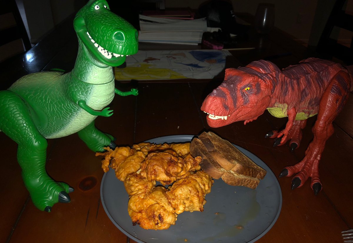 electric_75's tweet photo. Hello Everyone and I’m having Two Toast and Chicken Tenders for Dinner together with Rex and Red Rex and I’m definitely going to enjoy this so much and see how delicious this is.

#RexToyStory #RedRex https://t.co/WmU4W8ieh7