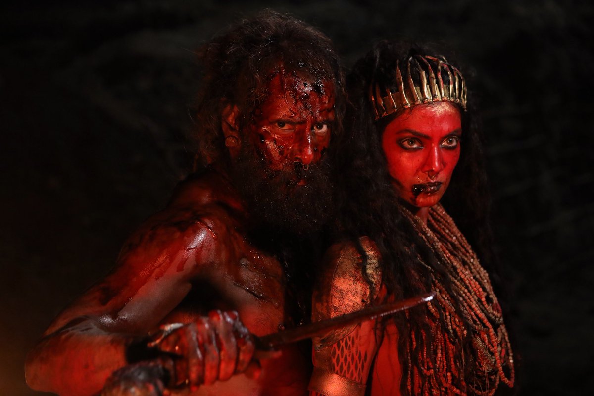 Muthu8344's tweet photo. #Aaran & #Arathi
#Thangalaan @chiyaan & @MalavikaM_ https://t.co/9KzgvNZCc7