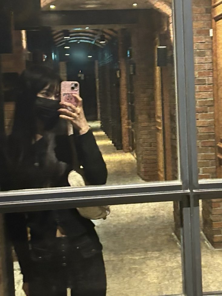 izna_offcl's tweet photo. [izME📮]

나야⭐️⭐️ 안녕!!!!
여러분 지금 뭐 하고 계세요?
오늘도 코코와 행복하고 즐거운 하루를 보냅시다!!💗 빨리 만나고 싶어요🫣🤍

#izna #이즈나
#KOKO #코코 https://t.co/2uQXfmym6e