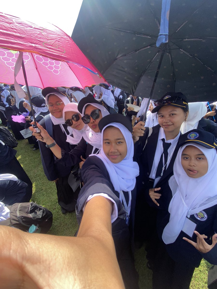 withcha_u's tweet photo. day 1 PKKMB UM
tak terasa tahun ini aku menjadi salah satu mahasiswa di @UM_1954 @BEMUMOfficial 

#PKKMBUM2024
#MabaUM2024
#SinergiKreasi
#BEMUM2024
#UMtheOnlyOne
#SahabatMahasiswa
#LaskarDewantaraMuda
#universitasnegerimalang
#NareswaraDrestantaArutala https://t.co/kCFIEdG9VJ