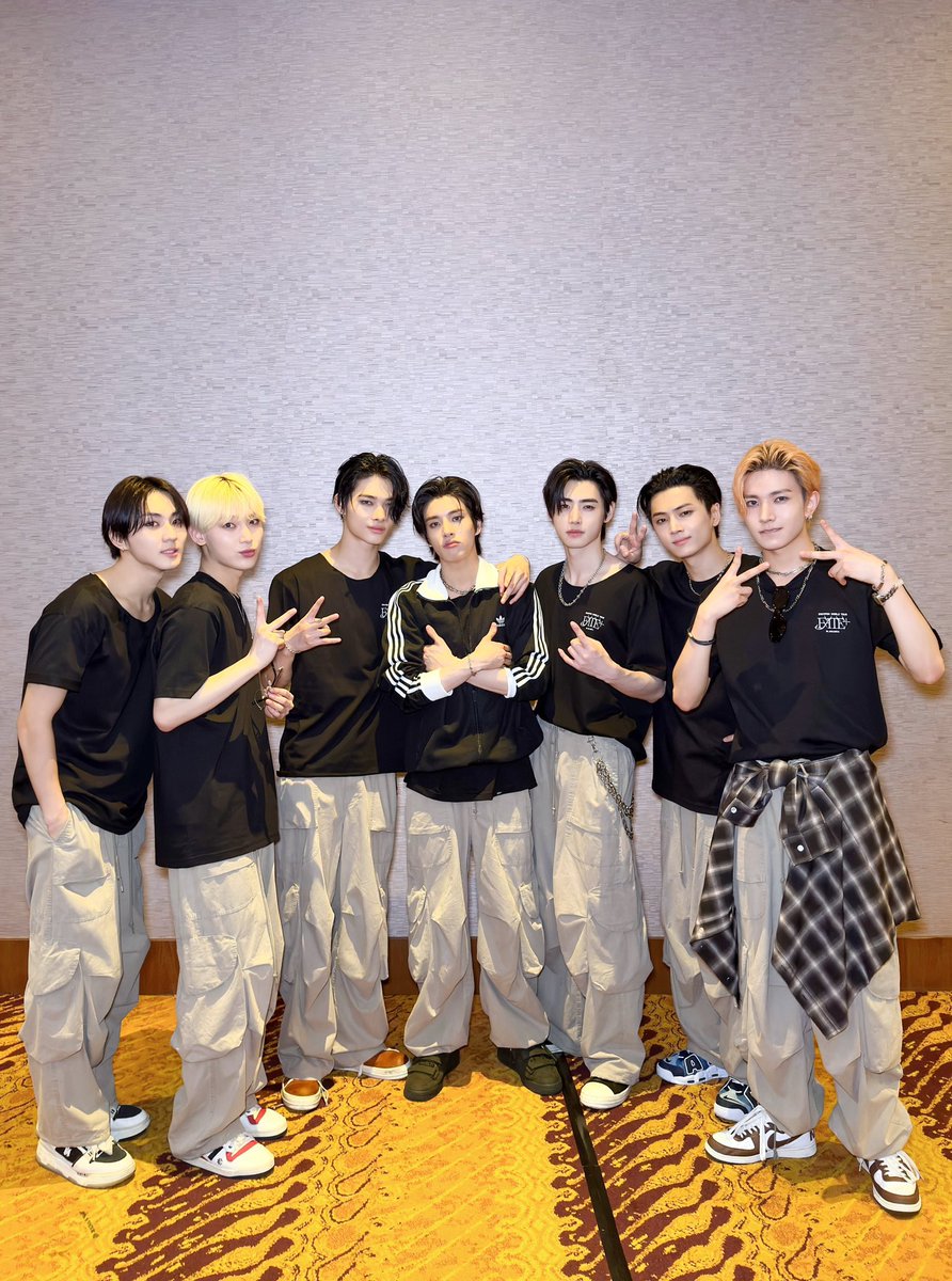SUNGHO0N2's tweet photo. akun baru buat hype enhypen nihh, enjina let’s be moots!! aku cari temen biar tlku ga sepii huhuw smg ga flop:’( #ENGENE #moots #mutualan #enjina #engina #FATE_PLUS_IN_JAKARTA https://t.co/17IYUmY3Ic