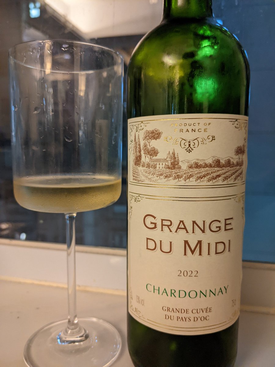 BlueHeartsUWS's tweet photo. French #PaysDoc #Chardonnay 
It goes well with grilled oily fish https://t.co/HKaUqBP1x7