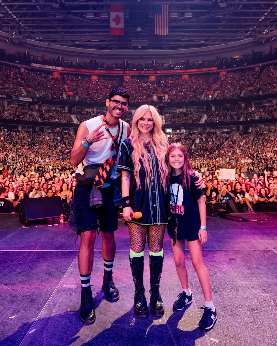 _joc's tweet image. Thank you so much @AvrilLavigne for bringing me up onstage in Ottawa. It was a dream to me, i'm still in shock. Traveling from Mexico to your home country has been the best experience. Thanks to you i am who i am today. I'm with you since 2002 and forever 🥹🫶🤘🥹🫶🤘🥹🫶