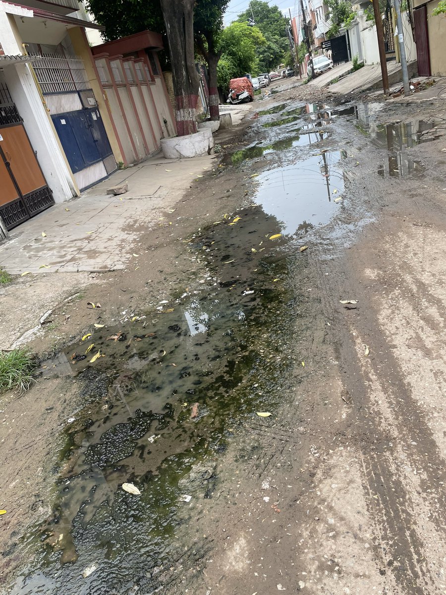 Mansiambastha's tweet photo. @nagarnigamvns I like to bring to your attention a pressing issue that has been plaguing our neighborhood for far too long. The sewer line problem in Shankarpuri  colony, near Ashirwad Hospital, has been worsening day by day, and it's becoming a severe health hazard. https://t.co/MpN0GGBMsS