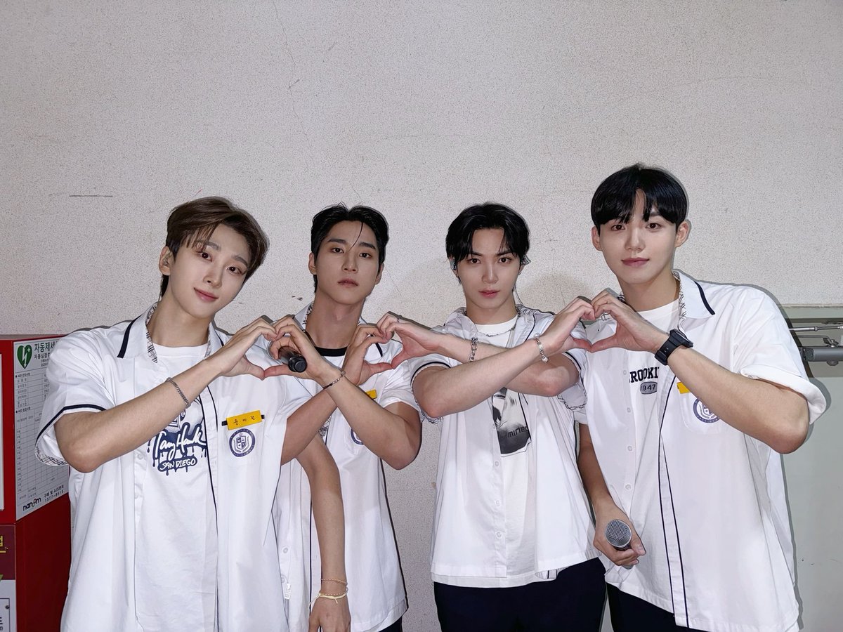 PortalOX's tweet photo. 10.08.24 | [📸] #JazzForTwo Fan Meeting 2024

#OMEGA_X #오메가엑스 
#한겸 #HANGYEOM 
#JazzForTwo #재즈처럼 
#태이 #Taeyi #세헌 #Seheon 
#도윤 #Doyoon #주하 #Juha https://t.co/DfblozVrAT