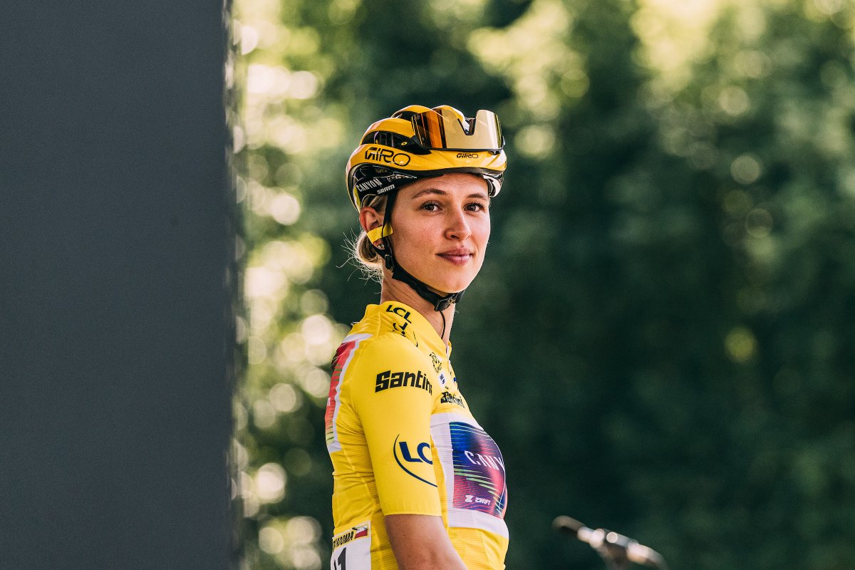 No matter what happens today at Alpe d'Huez, the journey  <a href="/KNiewiadoma/">Katarzyna Niewiadoma</a> of <a href="/WMNcycling/">CANYON//SRAM zondacrypto</a> is a successful one. Who is she as a person? Read our article about the happy and dedicated 🇵🇱Polish woman here: 👇

procyclingwomen.org/news/kasia-nie…

📸 <a href="/tornanti_cc/">Tornanti.cc</a> 
#procyclingwomen