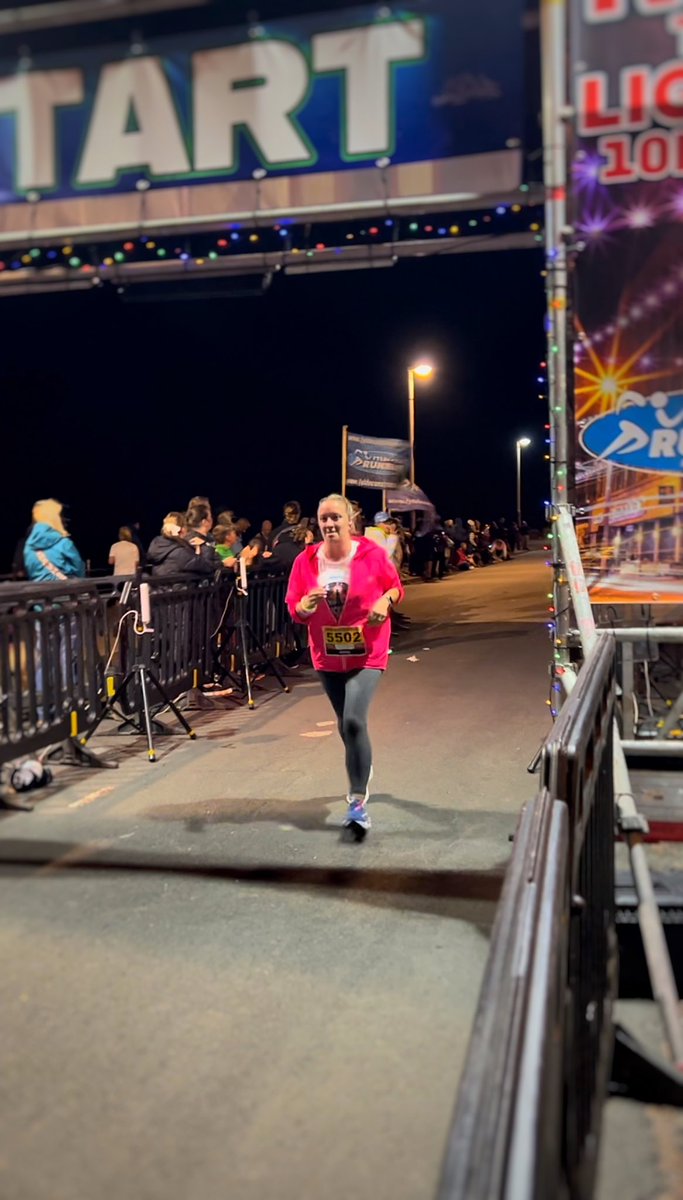 JS_1393's tweet image. Extremely proud of this girl. 5k in 35 minutes after an 11 hour shift at work! And she didn’t stop once 🥹🏃‍♀️ #runthelights #blackpool #blackpoolilluminations #fyldecoastrunners #running #Race