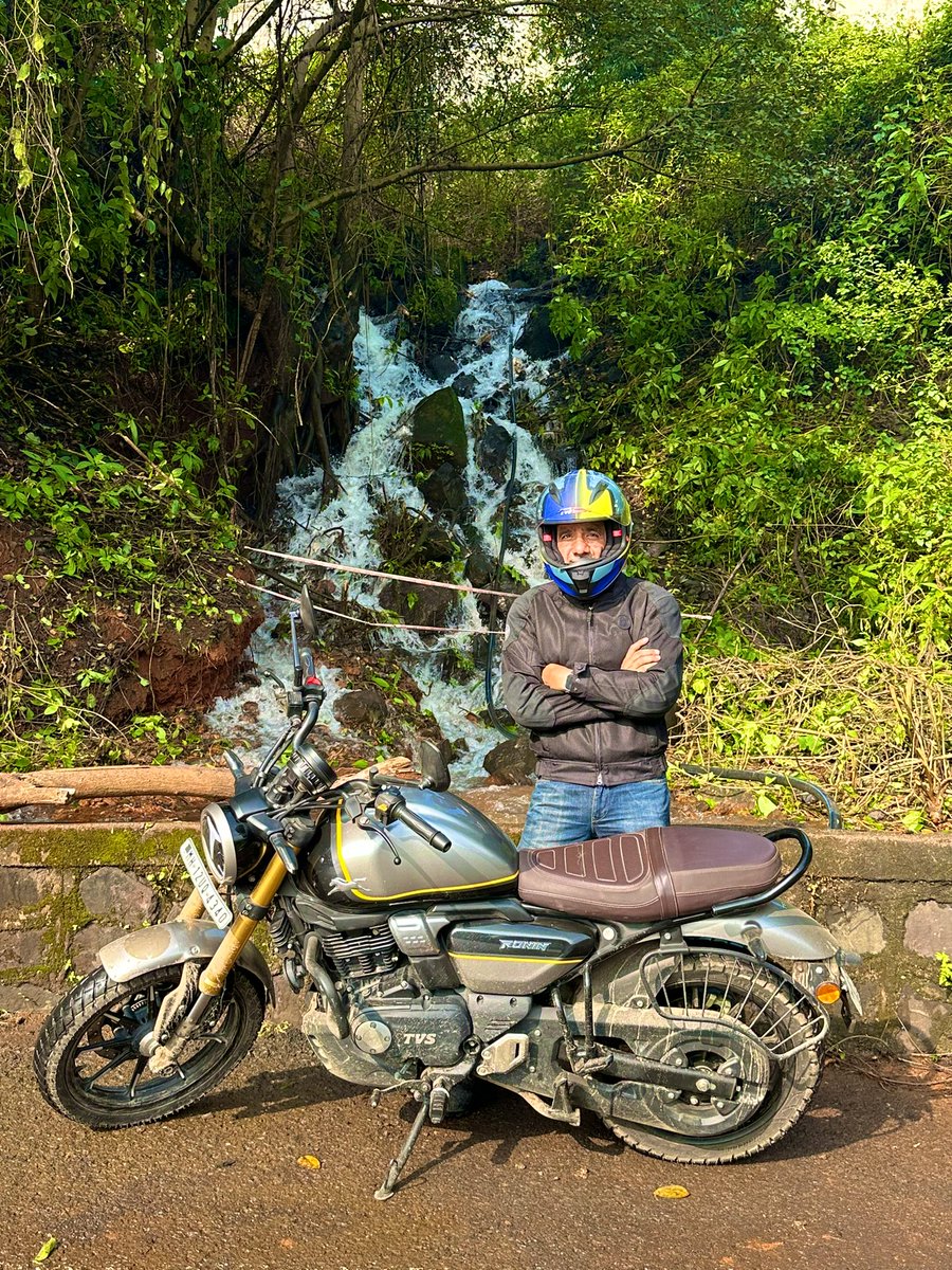 Vimalsumbly's tweet photo. Sometimes you have to unplug yourself from the world for a moment , so you can reset yourself.
#motorcycle #handlebarlife #tvsronin https://t.co/uWygi21heL