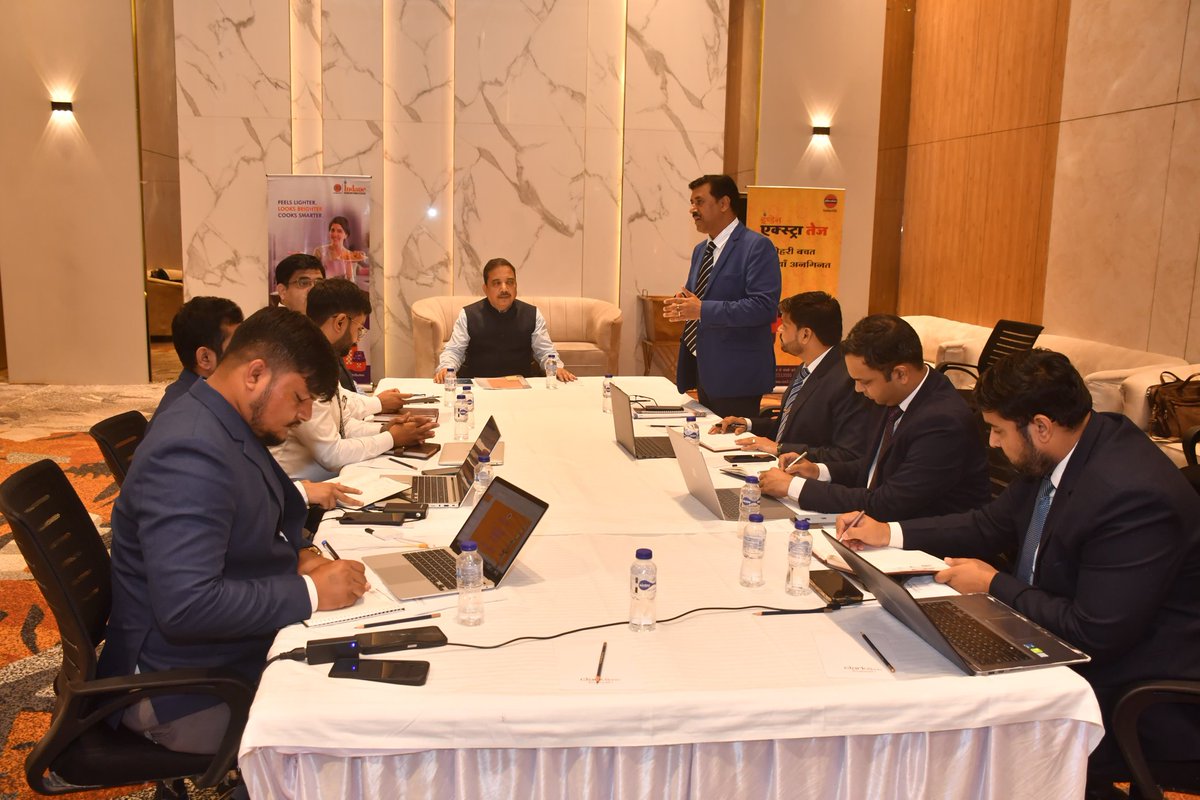 ED &amp; SH,<a href="/ioclupso2/">IOCL_UPSO-2</a>, led a comprehensive review of LPG field officers of AIDO. Commending the dedication to #safety and #customer_service, he encouraged officers to maintain high standards and continue driving IndianOil's growth. #Leadership
<a href="/EDLPGIOCL/">Sailendra K</a> <a href="/DirMktg_iocl/">Director (Marketing), IndianOil</a> <a href="/ChairmanIOCL/">ChairmanIOC</a>