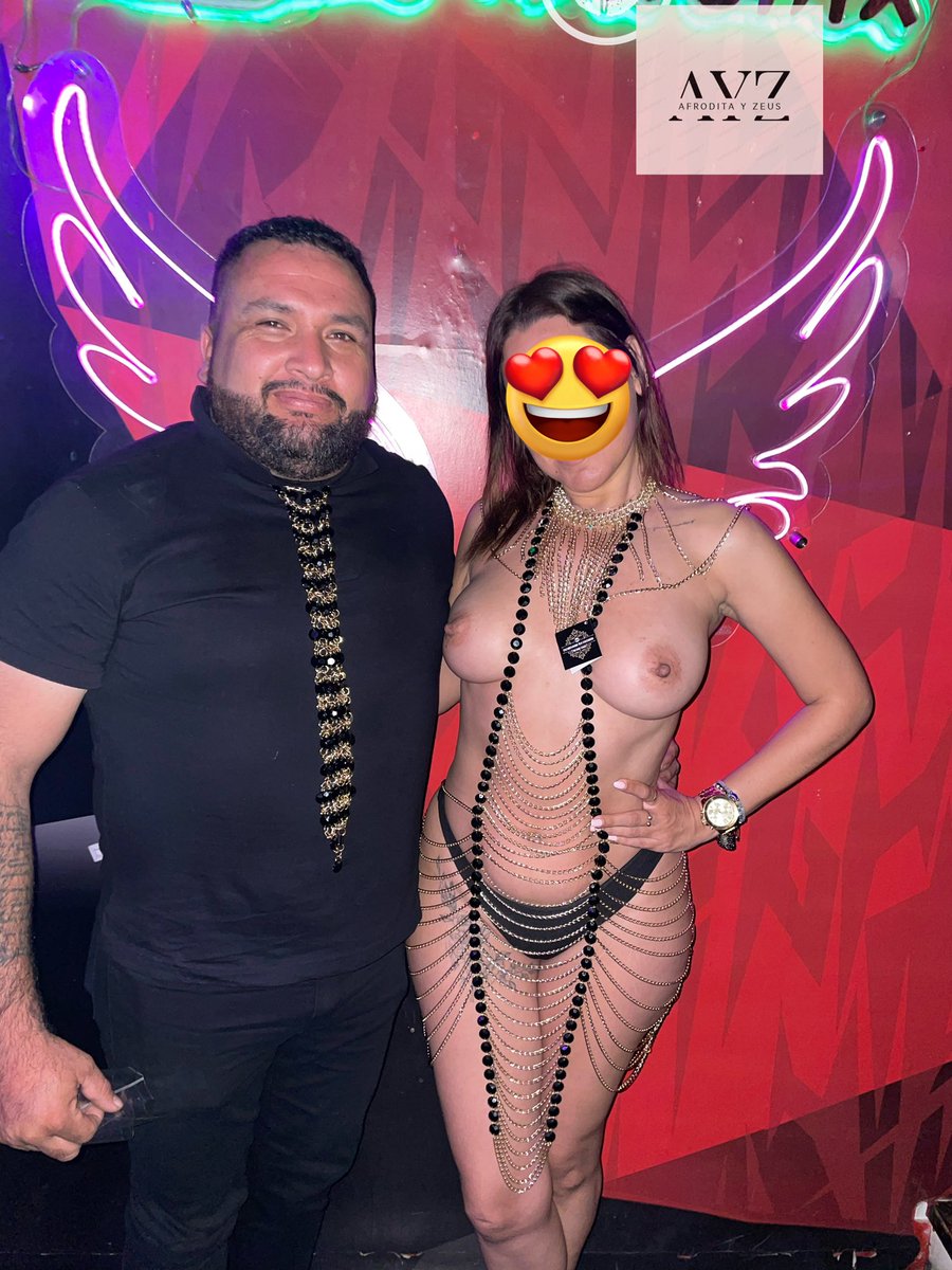 AfroditayZeus24's tweet photo. Iniciando esta noche en @Cafe_centromx  😈❤️‍🔥modelando el diseño de nuestro amigo @EncadenandoTus   Gracias amigo te quiero 😘.
Quien por aquí !? https://t.co/7f4EUfWEcB
