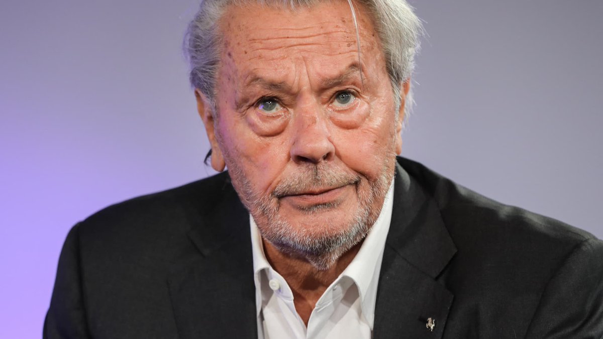 GossipRoomOff's tweet photo. 🚨 La star du cinéma Français et international, l'acteur Alain Delon, est décédé à l'âge de 88 ans, annoncent ses enfants. (via AFP)

Condoléances à sa famille et ses proches. Qu'il repose en paix. 🕊️ https://t.co/taofBFcObQ