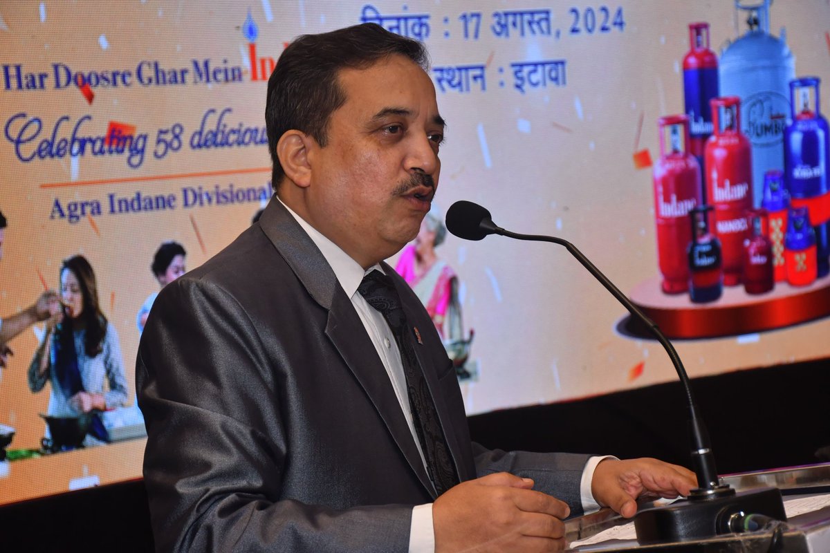 In an inspiring session, sh. Hemant Rathore, ED &amp; SH,<a href="/ioclupso2/">IOCL_UPSO-2</a>, addressed Etawah &amp; adjacent district #LPG distributors on the dynamic shifts in our business. His guidance motivates us to embrace change and excel
 #LeadershipMatters
<a href="/EDLPGIOCL/">Sailendra K</a> <a href="/DirMktg_iocl/">Director (Marketing), IndianOil</a> <a href="/ChairmanIOCL/">ChairmanIOC</a>