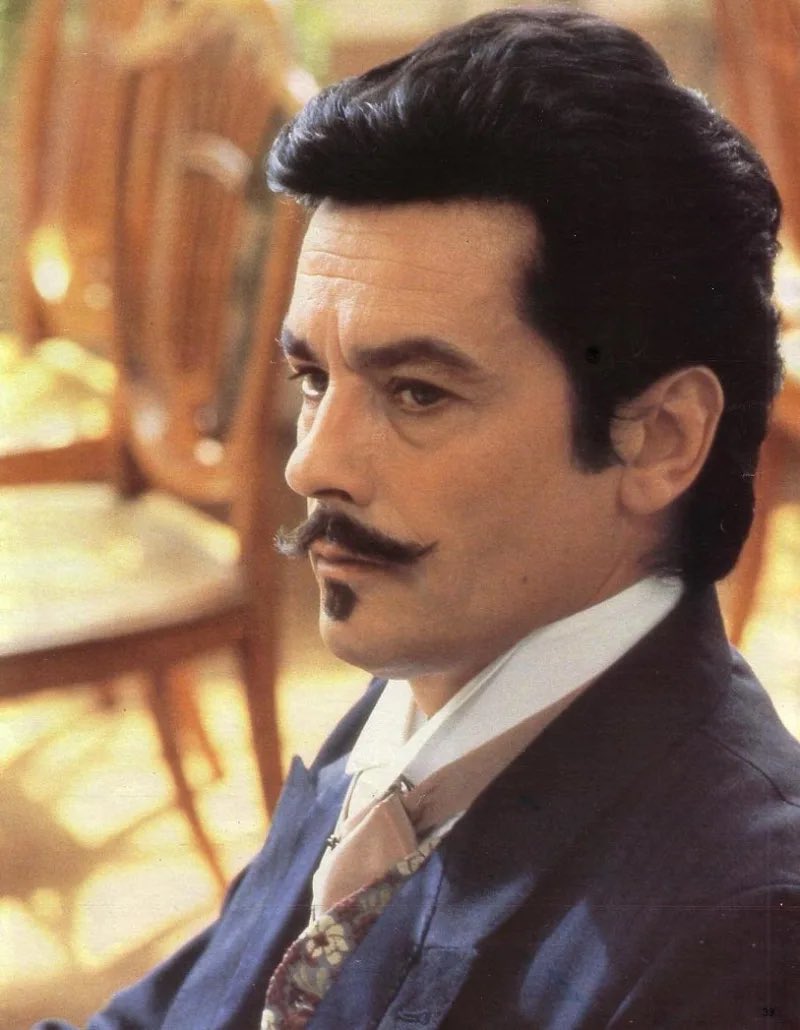 Alain Delon, dont on vient d’apprendre le décès, laisse une filmographie impressionnante - au sein de laquelle figure son incarnation du baron de Charlus dans l’adaptation d’Un Amour de Swann par Volker Schlöndorff (1984)