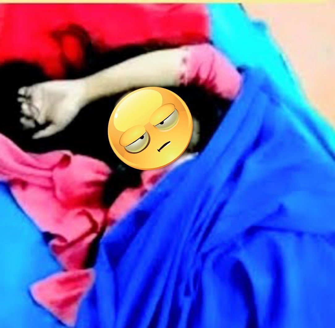 এটা AI দিয়ে তৈরি ছবি সেদিন সেমিনার হলে কিছুই হয়নি। সবটাই গুজব সবটাই চক্রান্ত সবটাই অপপ্রচার।
আর আমি এই কথাগুলো বিশ্বাস করে দিদি জিন্দাবাদ বলা ___ ছেলে।