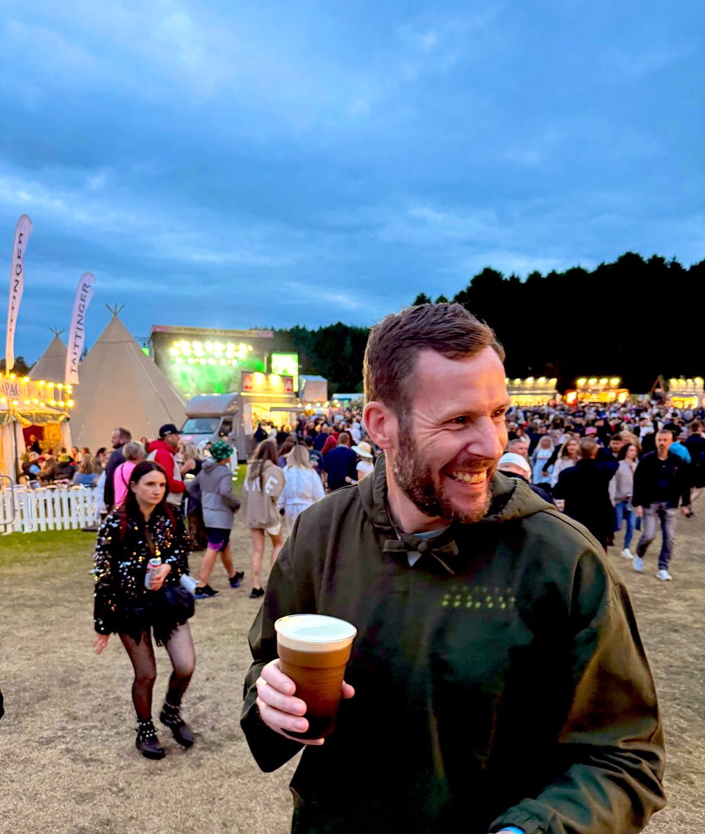TweetsbyHarold's tweet photo. What a superb day @HardwickLiveUK with the family! Just so happened to fall on our 6th Wedding Anniversary as well! ๐๐ปโค๏ธ #HardwickLive https://t.co/68WfVpCfMh