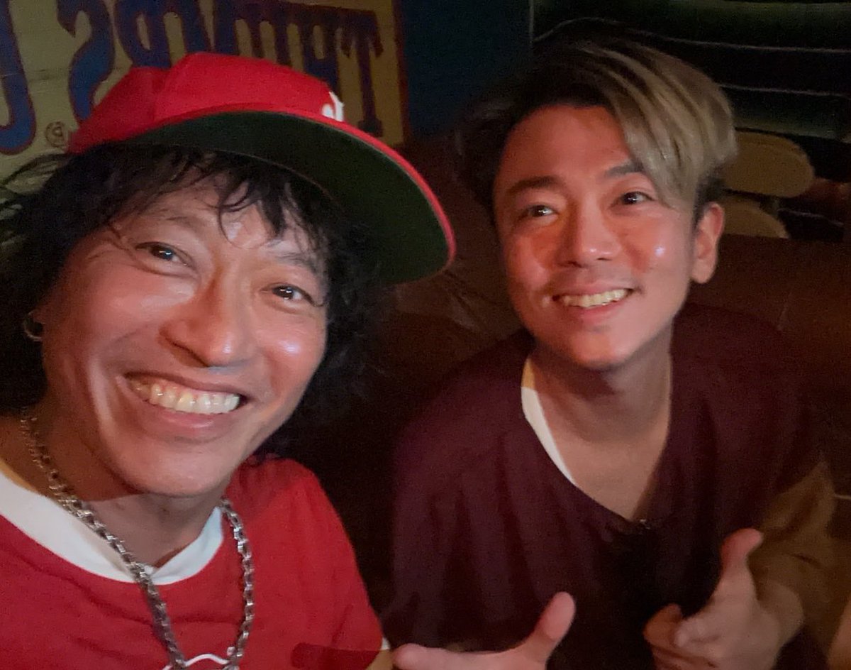 watarumble's tweet image. 毎度、子供からレジェンドまで幅広い層を取り込みオープンマイクセッションを繰り広げる元晴　@Motoharu___ の甲斐性には頭が下がります。

横浜サムズアップの　#battleofstudy2 先月は　JINO @JINO817 や　#urb  のドラムBenちゃんとも約20年ぶりの再会に沸いたのでした！

皆んなサイコー!