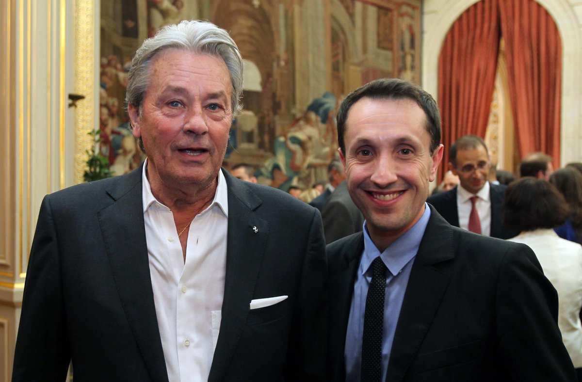Un héros est parti ce matin. Une légende s’est éteinte, le dernier des samouraï n’est plus. 
Alain Delon  restera éternellement dans les mémoires des millions de spectateurs qui ont vu ses films. Comme il l’avait chante en 1987: RIP et toutes mes condoléances à sa famille.