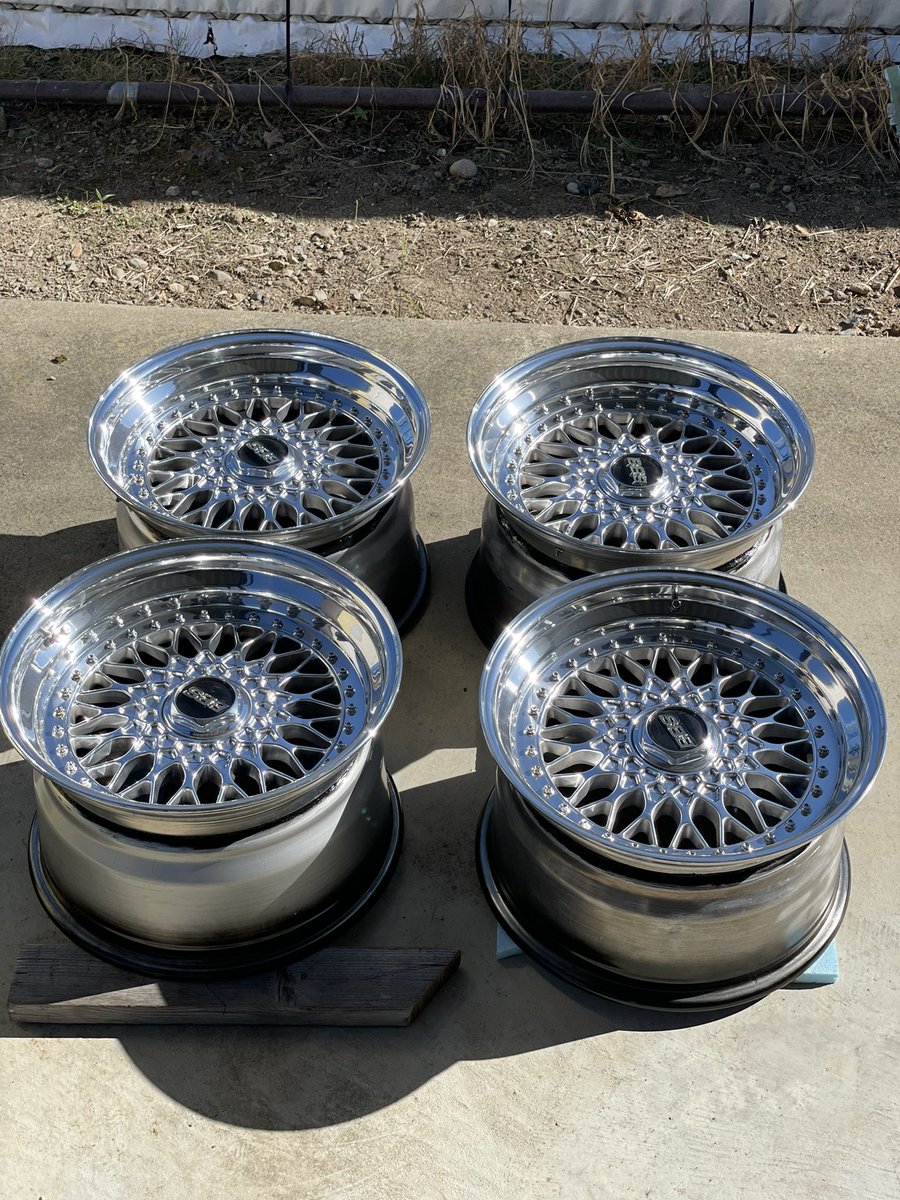 去年買ったRSをハンドポリッシュ！！
途中飽きて完成が今頃になってしまったけど。