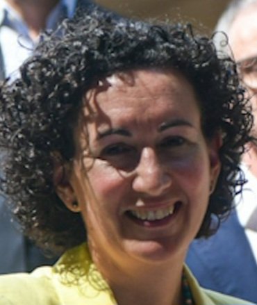 Aquí la que va vendre Catalunya per la seva llibertat, tant omplir-se la puta boca d'independència, per acabar abraçant l'espanyolisme més ranci.
