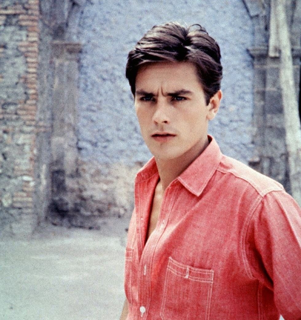 _AngelaLansbury's tweet photo. Farewell to one of the greatest film stats of all time, the icon of French cinema, Alain Delon, who passed away at 88. 

Thank you for sharing your breathtaking talent and beauty with us. R.I.P. https://t.co/0HPn7Uie2k