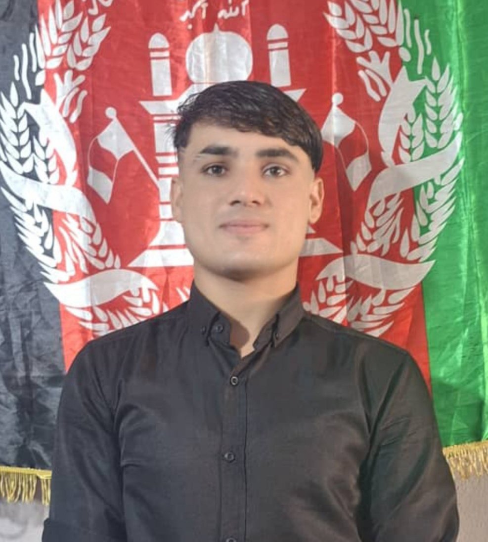 ZamanShinwar's tweet photo. زه عاجز مسلمان، عاجز افغان او عاجز سړی. 
تاسې ټولو ته د خپلواکۍ د بېرته اخیستلو د ۱۰۵مې ڪلیزې مبارڪي وایم.✌🇦🇫 https://t.co/HAeGVc1IvI