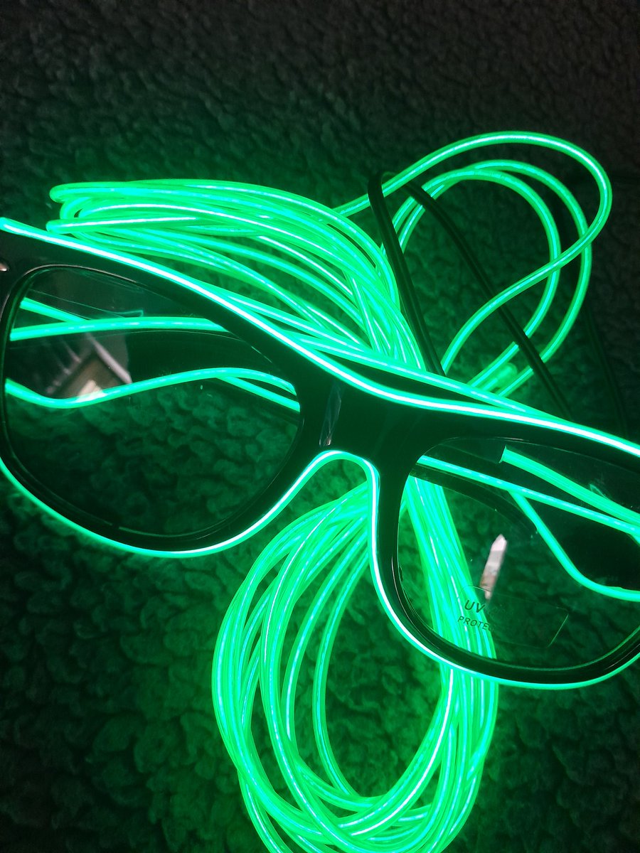 Oh what a night!

Thank you <a href="/bedhoppersUK/">bed hoppers</a> and <a href="/SwingDownUnder/">Wanderlust Swingers</a> for organising and hosting the outrageously fantastic Neon Dreams at <a href="/VA2_Club/">The Vanilla Alternative</a>  - a great night partying with, and making new, friends. 🎉🎉🍍🍍