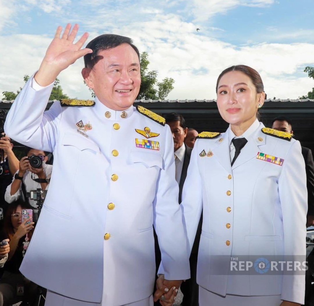 Rec111101's tweet image. 'ผมกลับมาแล้วนะ' (ทักษิณชินวัตร)