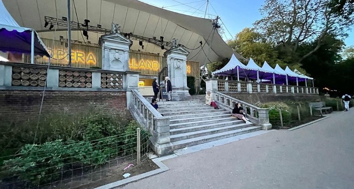 lizzie buckingham (@lizziebuckingha) on Twitter photo Thank you <a href="/WaterperryOpera/">Waterperry Opera Festival</a> and <a href="/operahollandpk/">Opera Holland Park</a> for having me again this summer for Peter and the Wolf, what stunning venues to get to work at☀️💙 Hope the last day of the festival goes out with a bang today! Thank you <a href="/WaterperryOpera/">Waterperry Opera Festival</a> and <a href="/operahollandpk/">Opera Holland Park</a> for having me again this summer for Peter and the Wolf, what stunning venues to get to work at☀️💙 Hope the last day of the festival goes out with a bang today!