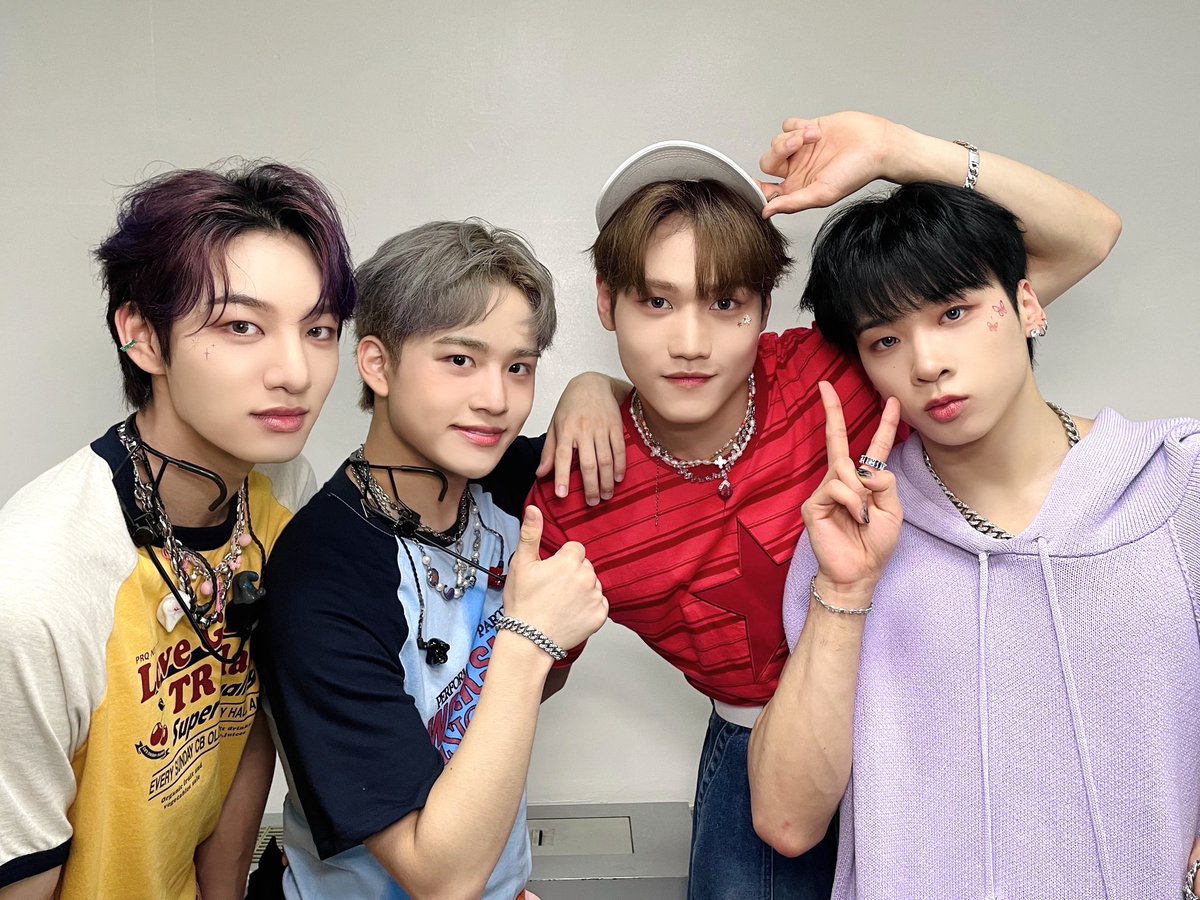 [🛸] 오늘의 아뜨뜨뜨🔥 미리보기👀
이열치열☀️ MCND의 무대 보면서
내일 찾아올 월요병 물리치고 싶은 사람?🙋‍♀️🙋‍♂️
잠시후 SBS ‘인기가요‘ 본.방.사.수 엠쭈고!✨🪄

#MCND #엠씨엔디 #아뜨뜨뜨