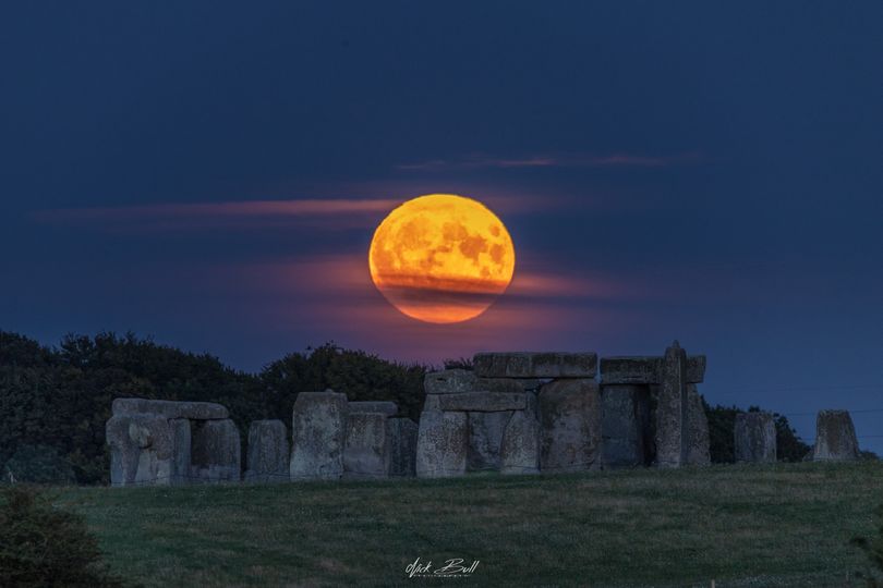 The next full Moon 🌕is the so-called Sturgeon Moon, the eighth full Moon of 2024, which will be visible on 19 August from 8.45pm. What's more, tomorrows full Moon will be a seasonal blue Moon and a so-called supermoon, making it a 'true blue supermoon'.  📷Credit Nick Bull