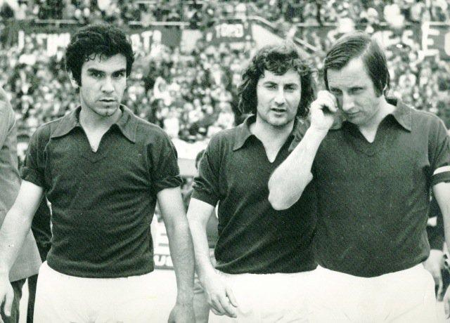 costantinosqueo's tweet photo. Passano gli anni eppure qualcosa resta. Poco, poco ma resta. Anche negli strafalcioni di brocchi incalliti. Resta la tenace resistenza di un sogno diverso dagli altri. Siamo dannati. E immortali.

#18agosto #MilanTorino #GiorgioFerrini https://t.co/y3jsuvBzpL