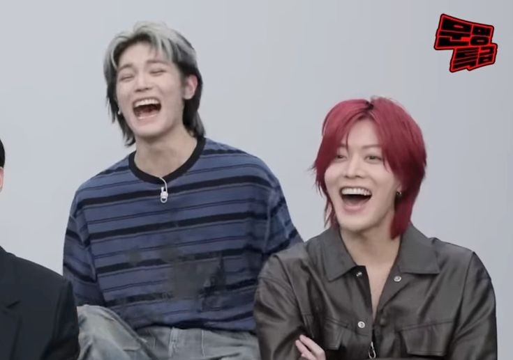 starsdelux's tweet photo. yutae my lovely cats https://t.co/0hzlXae2ws