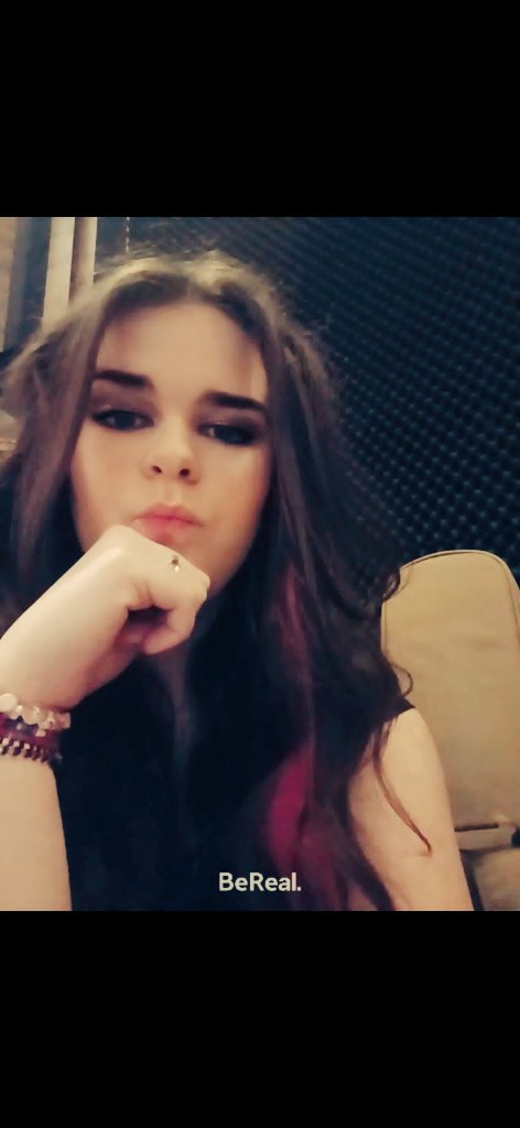 Taylor_D_Music_'s tweet image. Red&apos;s back !!! 
#taylorswiftred