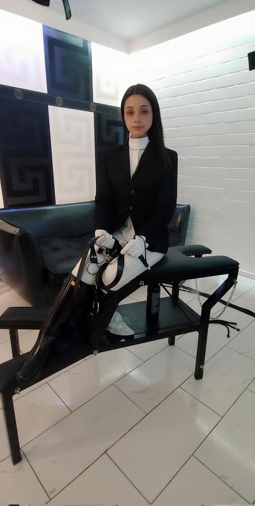 Domina L💘lita Saphira (@lolita_sap) on Twitter photo Schnallt euch an, es wird wild! 🚀 Drill, Dressur und Hengstabsahmung –bist du bereit über den über den Bock zu springen!? 🐎💥
<a href="/residenzhekate/">Residenz HEKATE</a>
residenz-hekate.de/Kontakt Schnallt euch an, es wird wild! 🚀 Drill, Dressur und Hengstabsahmung –bist du bereit über den über den Bock zu springen!? 🐎💥
<a href="/residenzhekate/">Residenz HEKATE</a>
residenz-hekate.de/Kontakt