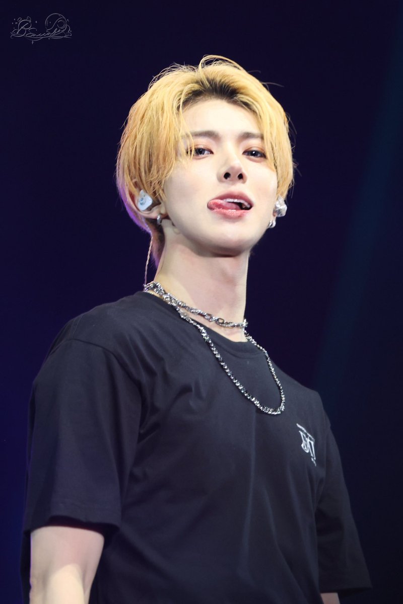 BWicce_hs's tweet photo. 240818 Fate in Jakarta

#ENHYPEN  #엔하이픈 
 #희승 #HEESEUNG   #이희승 
 #ヒスン
#FATEPLUS_IN_JAKARTA https://t.co/0NB1wPCkN8