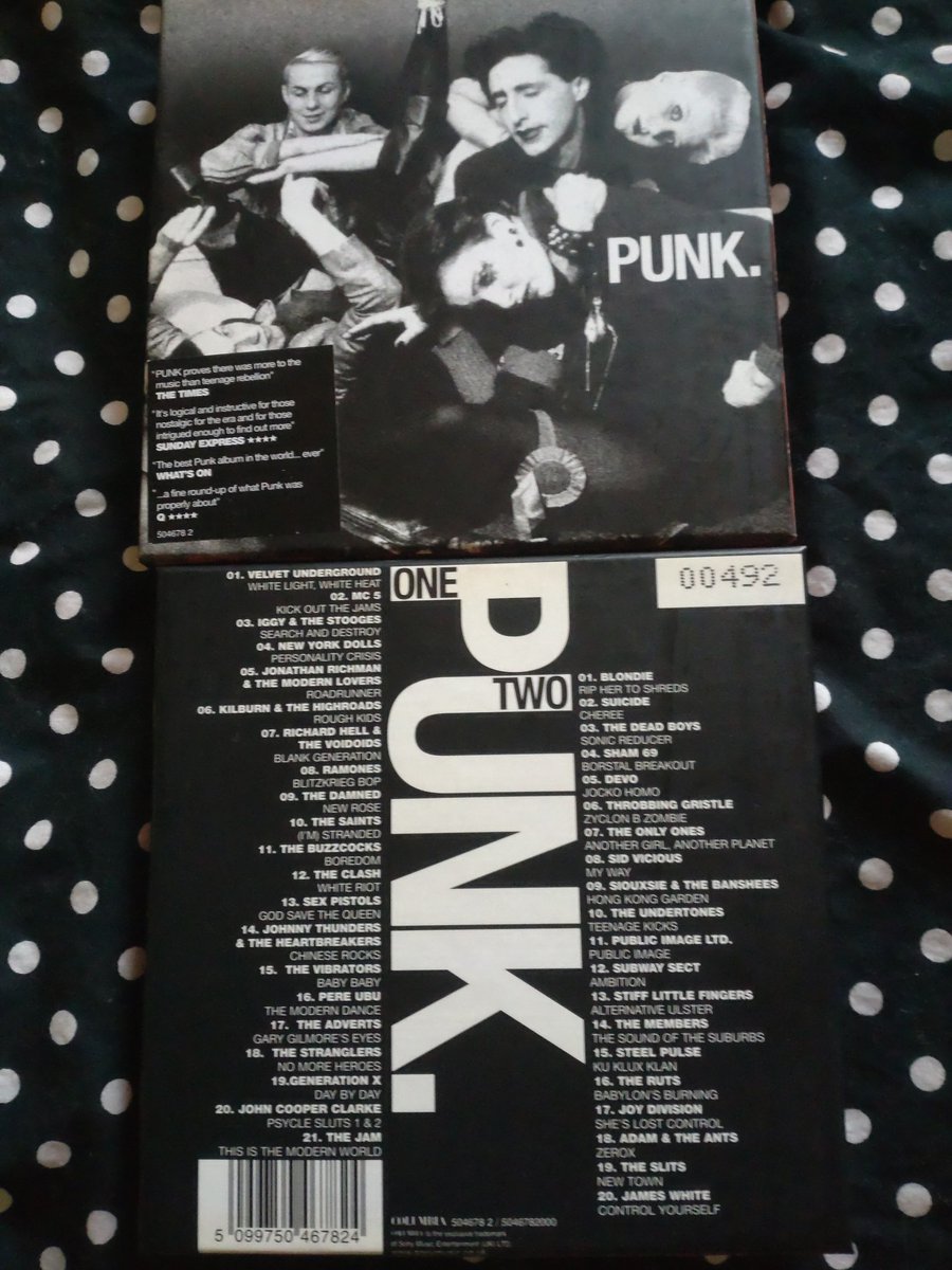 cIbEsZpennrq9Ue's tweet image. 今晩の1枚💿🎶😀
皆様、今日も暑い中お疲れ様でした❗🙇
明日は日射しはあるが曇り空☁の様です、急な強雨や雷雨⛈️もありそうです😒😱
明日は休みなので、ディザスターポインツ&amp;amp;レッツゴーズのCDを堪能しようと思います‼️💿😊✌️🎵

#PUNK
#LETSGOS
#THEDISASTERPOINTS