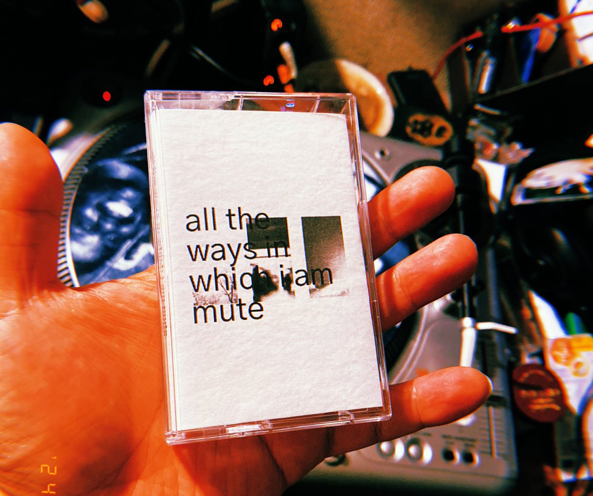 先月きになっていたROHS!からでたdaily ritualsの作品も届きました。Tobira recordsさんありがとうございます。
これは本当に大好きでエアコンやパソコンも止めて(音がきになるので)無音の密室で楽しみました。