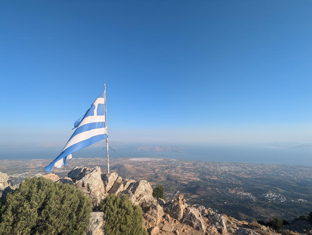 baslovia's tweet image. Early morning hike up Mount Dikaios, Kos, to see the sun rise. Rewarded by amazing 360⁰ views.