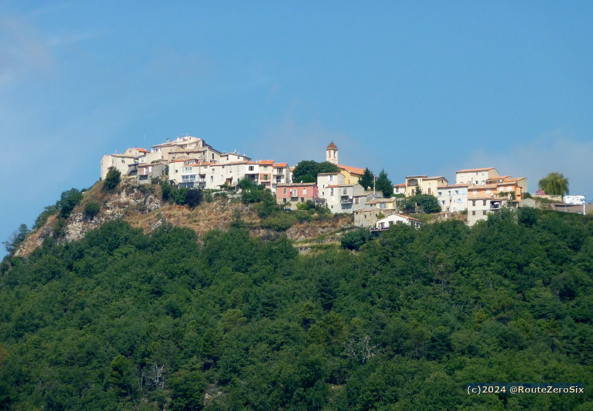 routezerosix's tweet photo. Le village perché de Tourette-du-Château au pied du Mont Vial

#TouretteduChateau #PrealpesdAzur #CotedAzur #ExploreCotedAzur #NiceCotedAzur #MagnifiqueFrance #BaladeSympa https://t.co/HSZWs3XnDu