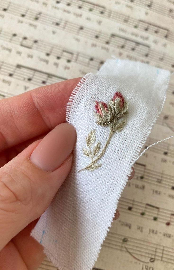 🧵 🪡  flower embroidery designs