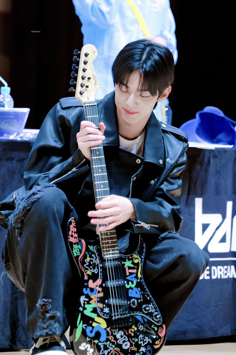 240818 대전 블드미 HD

기타 잘 칠수 있다🎸

#천재똥강아지 #DOHOON #도훈 
#TWS #투어스 #ドフン #トゥアス