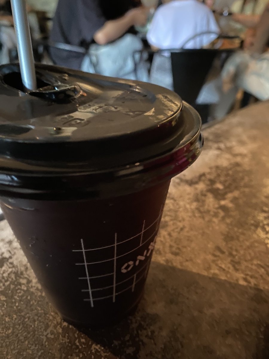 pun10110049's tweet photo. กาแฟคั่วเข้มที่แทร๊ทรู 🤣🤣🤣☕️🧊 https://t.co/8mTkxCXET6