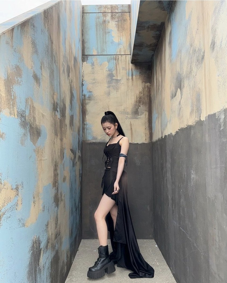 Riika_WithU's tweet photo. RISE UP期一番好きなビジュ⋯🖤👑
個人的にスイノンとかかわいい系NiziUが好きでWithUになったけど初のかっこいい系NiziUもみんなの見えない魅力爆発してて好きすぎたなあ
3回に1回くらいかっこいい系して欲しいこれからも切実に https://t.co/AirsJxOFDC