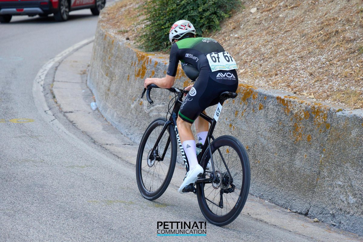 JoeBrookes04's tweet photo. Solid 15th at GP Capodarco. It didn’t look promising after going deep on the main climb midway through the race and ending up out the group, but dug in and fought my way back with enough left to finish strong. @RaynerFnd 📸Pettinati Communication https://t.co/ejtBm0AEHw