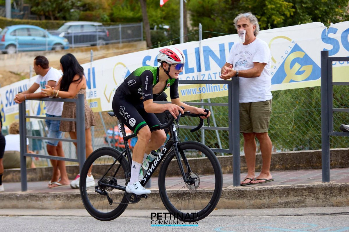 JoeBrookes04's tweet photo. Solid 15th at GP Capodarco. It didn’t look promising after going deep on the main climb midway through the race and ending up out the group, but dug in and fought my way back with enough left to finish strong. @RaynerFnd 📸Pettinati Communication https://t.co/ejtBm0AEHw