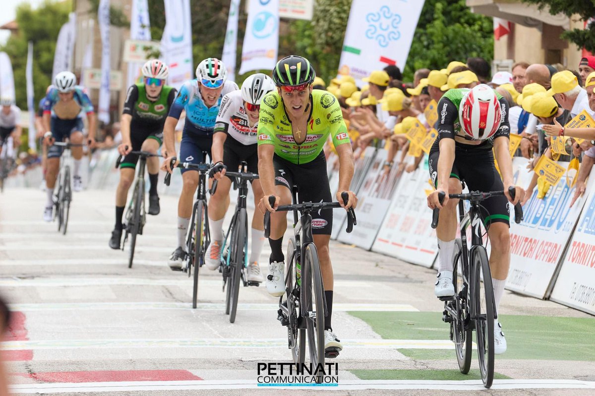 JoeBrookes04's tweet photo. Solid 15th at GP Capodarco. It didn’t look promising after going deep on the main climb midway through the race and ending up out the group, but dug in and fought my way back with enough left to finish strong. @RaynerFnd 📸Pettinati Communication https://t.co/ejtBm0AEHw