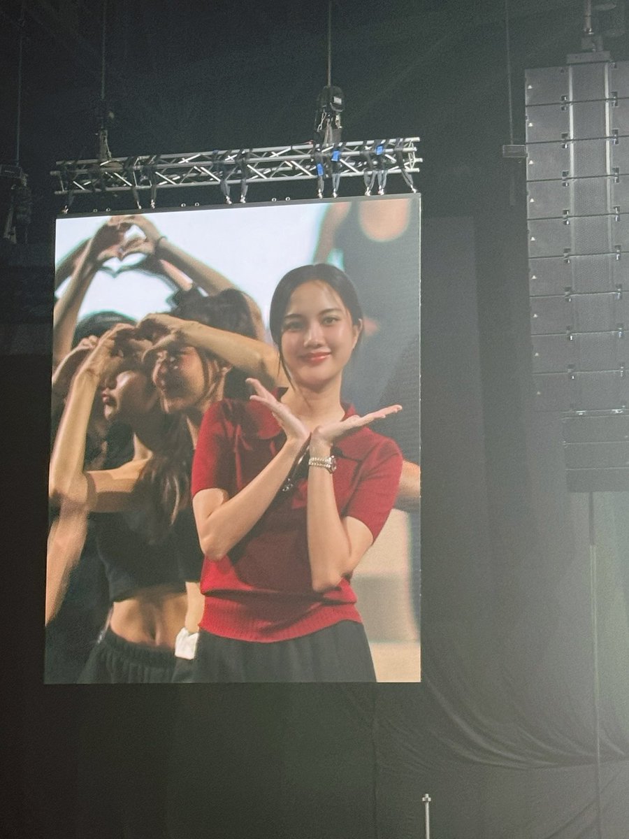 kaicoproduce's tweet photo. คอนฯ จบ รูปไม่จบ ลูกสาวเก่งมากๆ #HBD26thFreenSoloStage https://t.co/M1ExTogUQx