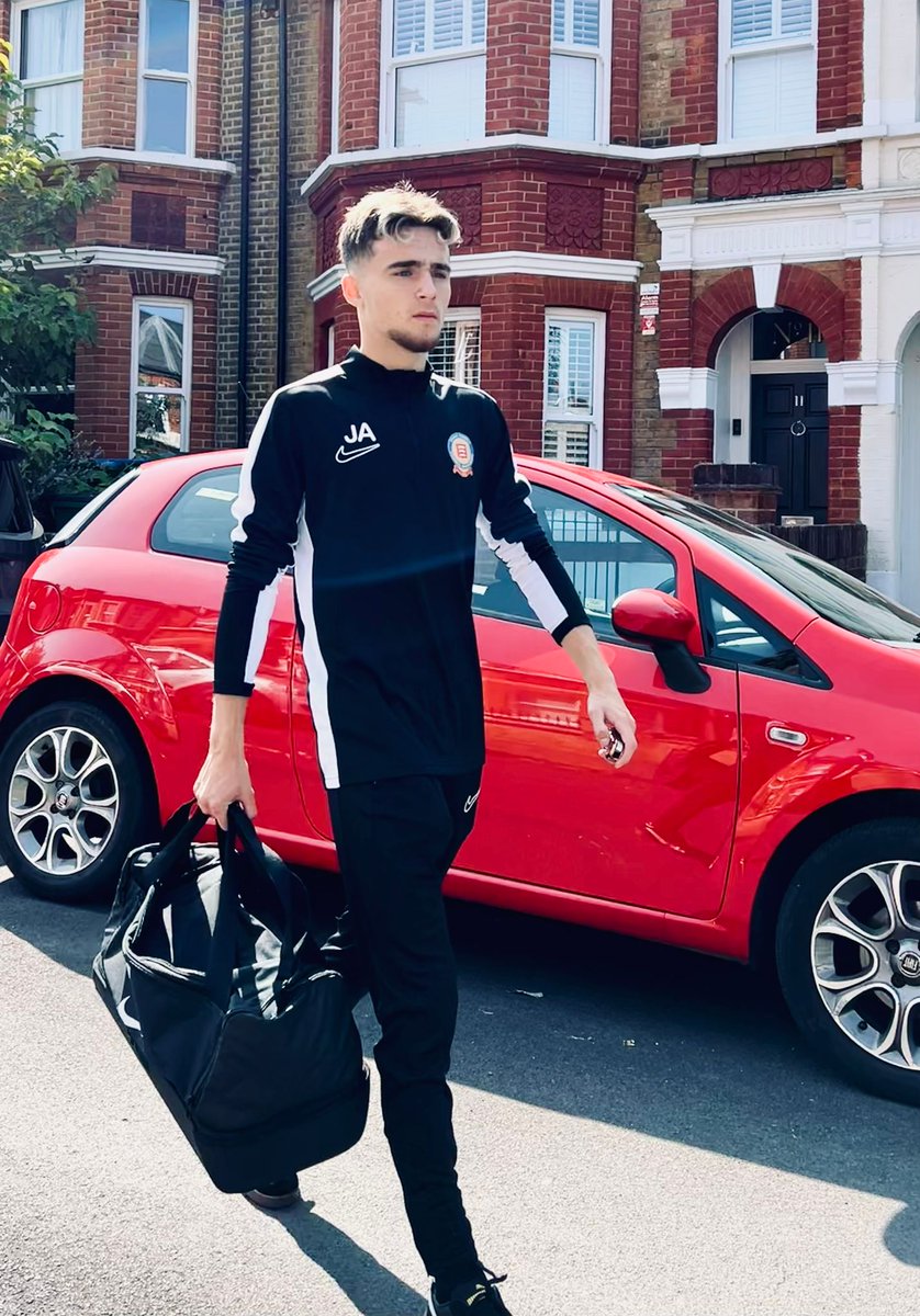 ashmore7_'s tweet photo. Ready for the 2024/25 Season with the New Matchday Tracksuit and Duffle Bag from @TheRefStop https://t.co/RrJ2LOwHh8