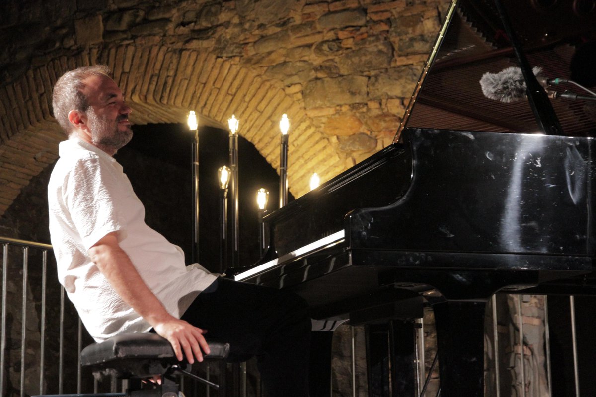 festivalcamino's tweet photo. Sábado 17 de agosto – Ciudadela – JACA - MOISÉS P. SÁNCHEZ INVENTION TRIO. 'Bach (re)inventions'. @moisespsanchez piano, @PabloMCaminero contrabajo y @pablomjones percusión 📷 #33FICS @DPHuesca @AytoJaca @FestClasica @museojaca https://t.co/BCCrMysUsi
